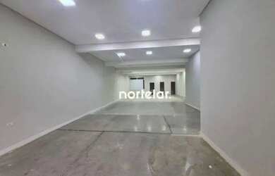 Imagem: O depósito possui 3 Vagas na garagem, 200m² de Área e Imóvel