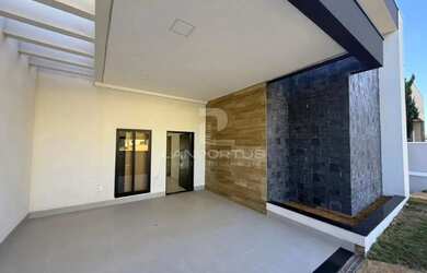 Imagem: A casa em condomínio possui 3 Dormitórios, 3 Banheiros, 2