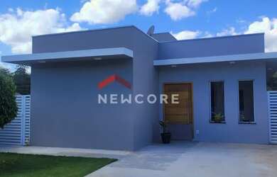 Imagem: A casa em condomínio possui 4 Dormitórios, 3 Banheiros, 4