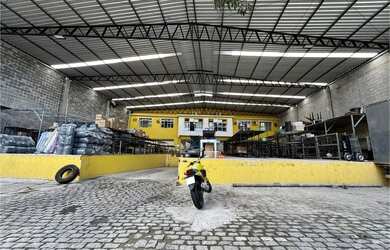 Imagem: O depósito possui 5 Vagas na garagem e 1000m² de Área e está
