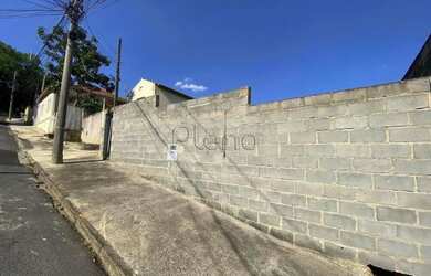 Imagem: O terreno possui 700m² de Área e está localizado em Vila