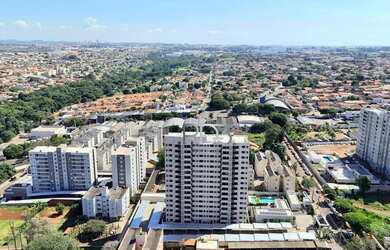 Imagem: O apartamento possui 2 Dormitórios, 2 Banheiros, 2 Vagas na