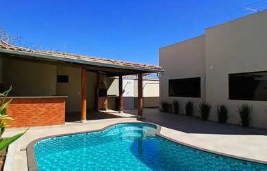 Imagem 2: Casa - 407 sul. Piscina, 187m² de Área, 2 Vagas na garageme3 Dormitórios