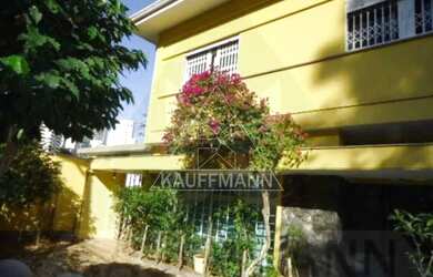 Imagem: A casa possui 5 Dormitórios, 5 Banheiros, 4 Vagas na garagem