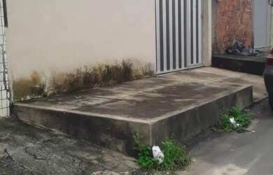 Imagem: A casa possui 2 Dormitórios, 1 Banheiro e está localizado