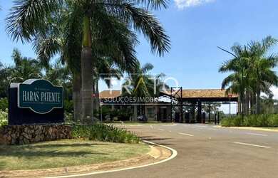 Imagem: O terreno possui 800m² de Área e está localizado em Monte