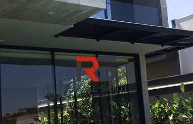 Imagem: A casa em condomínio possui 4 Dormitórios, 5 Banheiros, 4