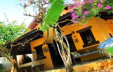 Imagem: A casa à venda possui 4 Dormitórios, 3 Banheiros e 600m²