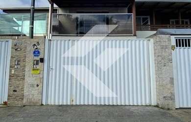 Imagem: A casa possui 2 Dormitórios, 3 Banheiros, 1 Vaga na garagem