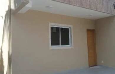 Imagem: A casa possui 2 Dormitórios, 2 Banheiros, 1 Vaga na garagem