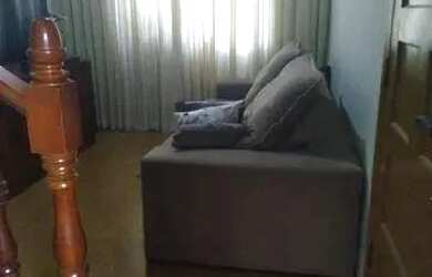 Imagem: A casa possui 2 Dormitórios, 2 Banheiros, 2 Vagas na garagem