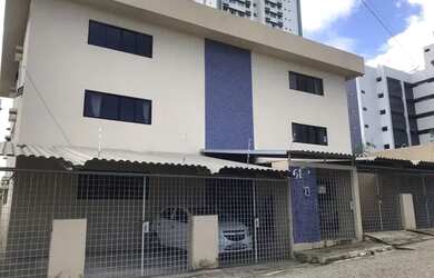 Imagem: O apartamento possui 3 Dormitórios, 1 Banheiro, 1 Vaga na garagem