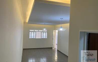 Imagem 4: Casa para Venda em Ribeirão Preto, IPIRANGA, 3 dormitórios, 1 suíte, 4 banheiros, 2 vagas