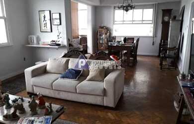 Imagem: O apartamento possui 4 Dormitórios, 2 Banheiros, 2 Vagas na