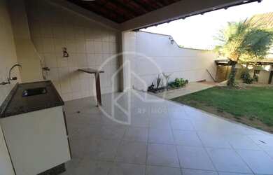 Imagem 2: Bairro São Pedro / Casa á venda com quintal / Em condominio fechado