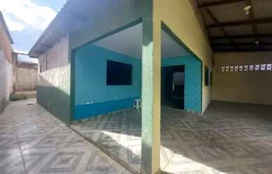 Imagem: A casa possui 1 Dormitório, 1 Banheiro, 1 Vaga na garagem e