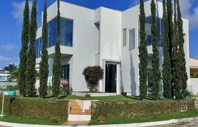 Imagem: A casa possui 3 Dormitórios, 5 Banheiros, 5 Vagas na garagem