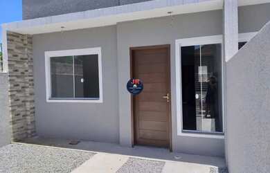 Imagem: A casa possui 2 Dormitórios, 2 Banheiros, 1 Vaga na garagem