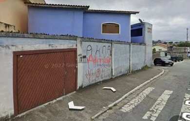 Imagem: A casa possui 3 Dormitórios, 2 Banheiros, 3 Vagas na garagem