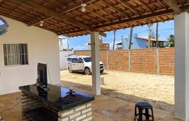 Imagem: A casa possui 1 Dormitório, 1 Banheiro, 5 Vagas na garagem