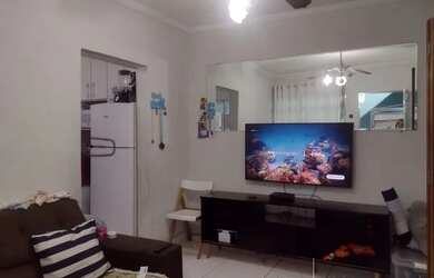 Imagem: A casa possui 3 Dormitórios, 2 Banheiros, 1 Vaga na garagem