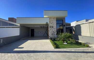 Imagem: A casa em condomínio possui 3 Dormitórios, 3 Banheiros, 2