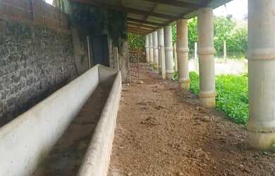 Imagem: A chácara possui 45550m² de Área, Churrasqueira e Piscina