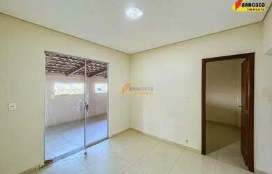 Imagem: A casa possui 2 Dormitórios, 1 Banheiro, 1 Vaga na garagem