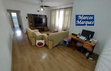 Imagem: Garagem privativa (demarcada) Frente Dependência para empregados