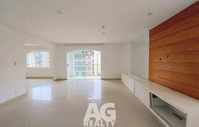 Imagem: O apartamento possui 4 Dormitórios, 3 Banheiros, 3 Vagas na