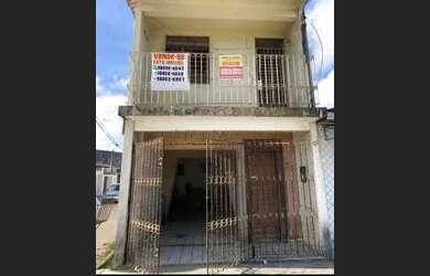 Imagem: A casa possui 3 Dormitórios, 2 Banheiros, 1 Vaga na garagem