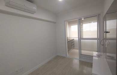 Imagem: O apartamento possui 1 Dormitório, 1 Banheiro, 1 Vaga na garagem