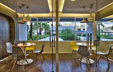 Imagem: O studio possui 1 Dormitório, 1 Banheiro, 1 Vaga na garagem