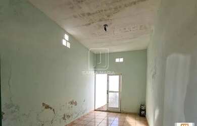 Imagem: A casa possui 4 Dormitórios, 2 Banheiros, 1 Vaga na garagem