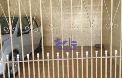 Imagem: A casa possui 3 Dormitórios, 3 Banheiros, 2 Vagas na garagem