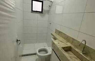 Imagem: A casa possui 2 Dormitórios, 1 Banheiro, 1 Vaga na garagem