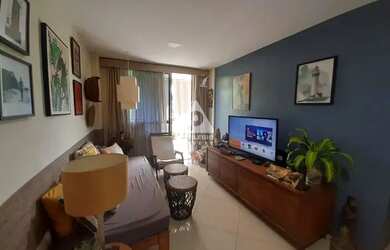 Imagem: O apartamento possui 2 Dormitórios, 2 Banheiros, 2 Vagas na