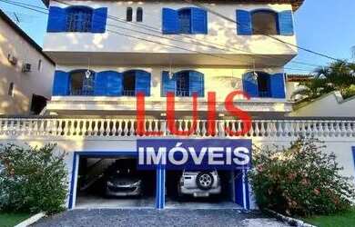 Imagem: A casa em condomínio possui 5 Dormitórios, 4 Banheiros, 3