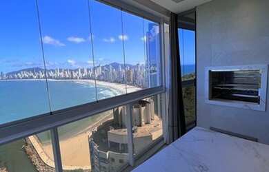 Imagem: O apartamento possui 4 Dormitórios, 5 Banheiros, 3 Vagas na