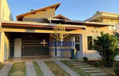 Imagem: A casa possui 3 Dormitórios, 3 Banheiros, 4 Vagas na garagem