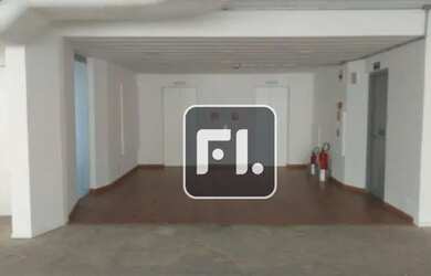 Imagem: O depósito possui 5 Vagas na garagem, 369m² de Área e está