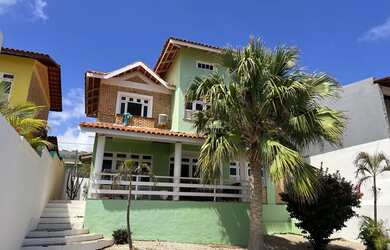 Imagem: A casa possui 4 Dormitórios, 4 Banheiros, 4 Vagas na garagem