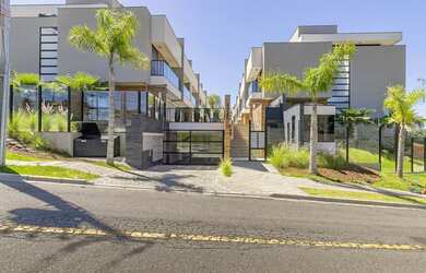 Imagem: A casa em condomínio possui 3 Dormitórios, 5 Banheiros, 4