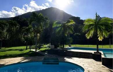 Imagem: A chácara possui 8.000m² de Área e está localizado em Vargem