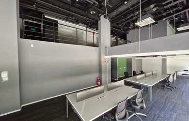 Imagem: O depósito possui 5 Vagas na garagem, 418m² de Área e está