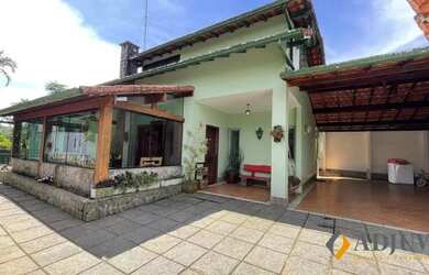 Imagem: A casa possui 5 Dormitórios, 5 Banheiros, 540m² de Área e