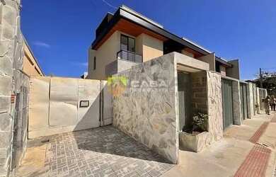 Imagem: A casa possui 2 Dormitórios, 2 Banheiros, 2 Vagas na garagem