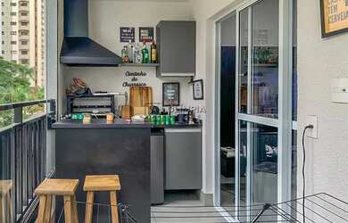 Imagem: O apartamento possui 3 Dormitórios, 1 Banheiro, 2 Vagas na