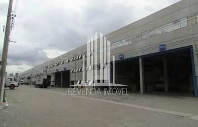 Imagem: O depósito possui 2 Vagas na garagem e 1025m² de Área e está