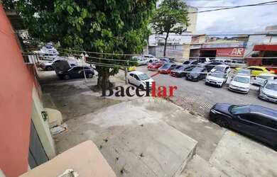 Imagem: O depósito possui 400m² de Área e está localizado em Encantado